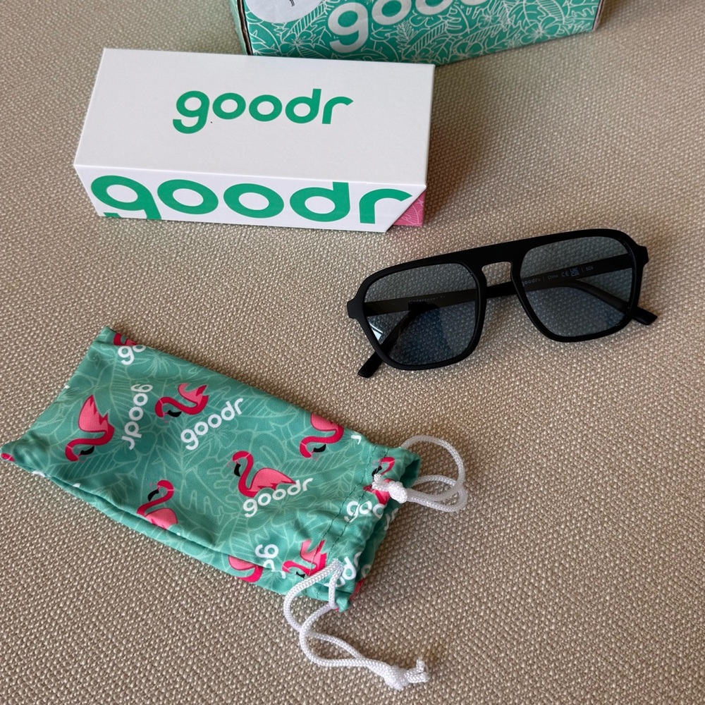 new with box goodr retro g sunglasses in undercover stunt double colorway